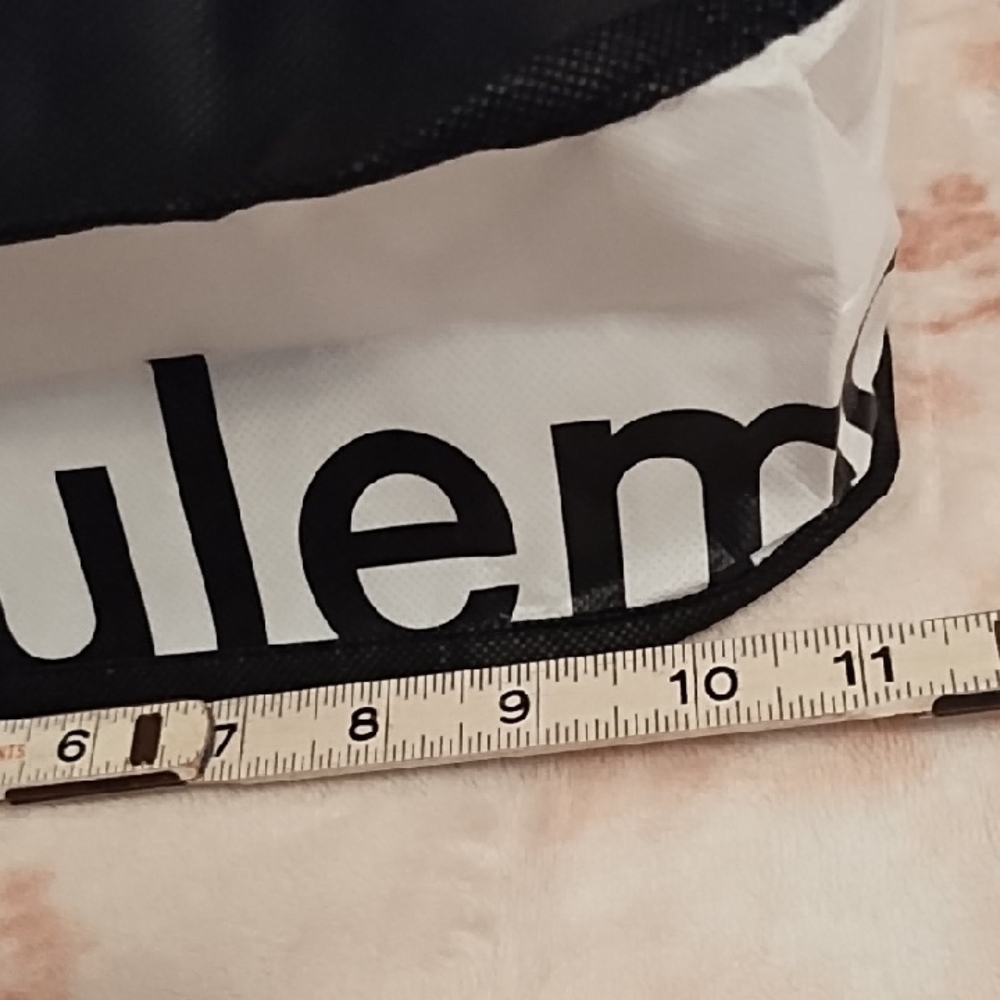 Lululemon Classic Reusable Black & White Tote - Picture 6 of 8